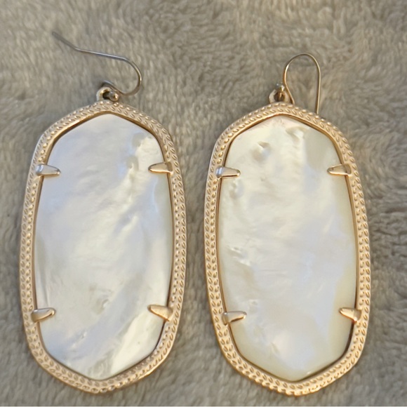 Kendra Scott Jewelry - Kendra Scott beautiful earrings